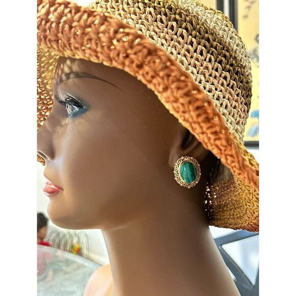 Gorgeous 14K Gold Malachite Clip Earrings - Picture 8 of 8